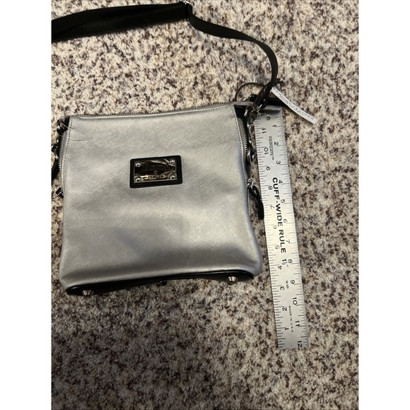 VALENTINA Made In Italy New Silver Metallic Genuine Leather Crossbody Bag - Picture 9 of 10